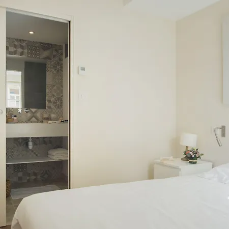 Les De Catherine, La 35 *