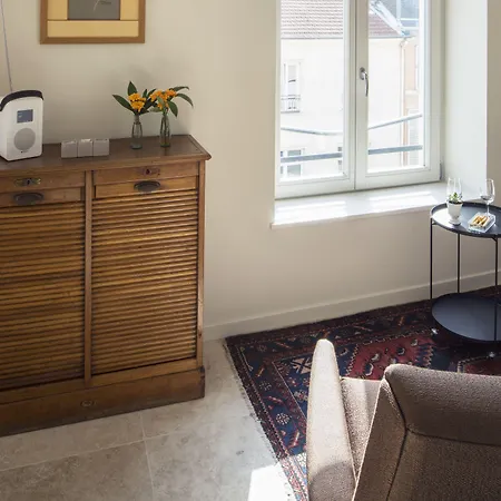 Les De Catherine, La 35 アパート *