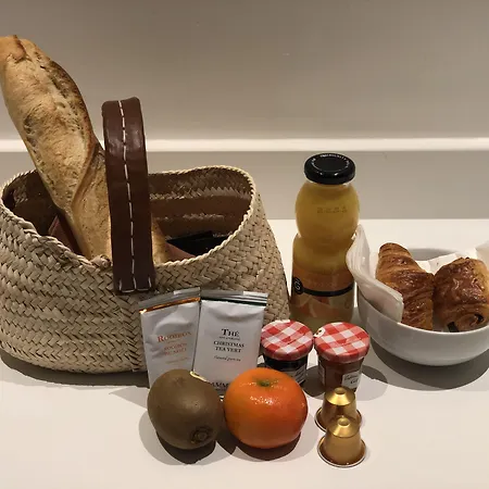 Les De Catherine, La 35 Apartment