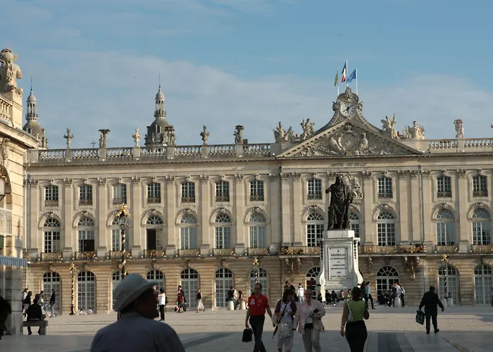 Les De Catherine, La 35 Διαμέρισμα